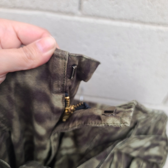 Good American | Upgrade Paperbag High Waist Ankle Trousers in Jungle01 Size 6 - Picture 14 of 14